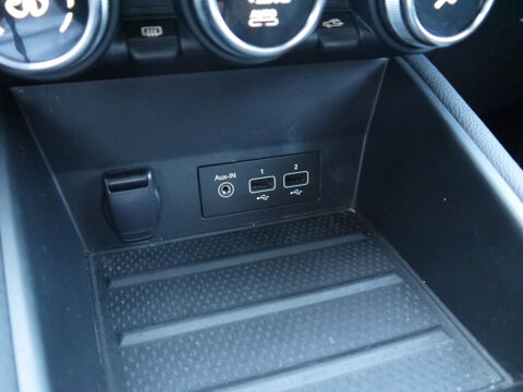 Captur 1.6 E-TECH HYBRIDE 145CH INTENS / TVA RECUPERABLE / 14992HT 2022 occasion 38260 La C&ocirc;te-Saint-Andr&eacute;