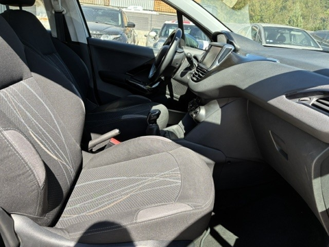 208 1.6 E-HDI ACTIVE 92CH 5 PORTES DISTRIBUTION NEUVE 2014 occasion 30360 V&eacute;z&eacute;nobres