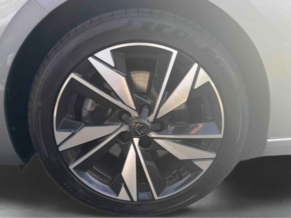 308 SW 1.2 PureTech 130ch S&S Allure Pack 2022 occasion 28500 Vernouillet