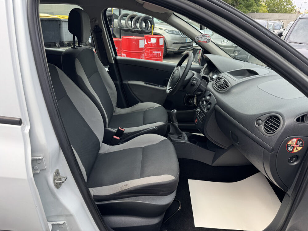 Clio III 1.5 DCI 75CH EXPRESSION CLIM ECO&sup2; 5P 2010 occasion 93220 Gagny