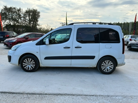 Berlingo BLUEHDI 100CH FEEL DISTRIBUTION NEUVE 2016 occasion 30360 V&eacute;z&eacute;nobres