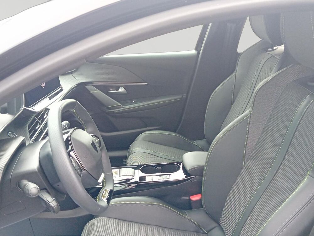 208 1.2 Hybrid 145ch GT e-DCS6 / Pack Vision & Navigation + Driv 2026 occasion 28500 Vernouillet