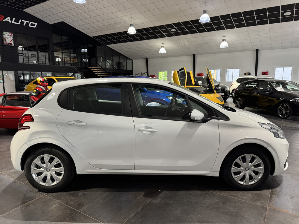 208 ESSENCE 82CH ACTIVE 5P PLB AUTO 2015 occasion 12000 RODEZ