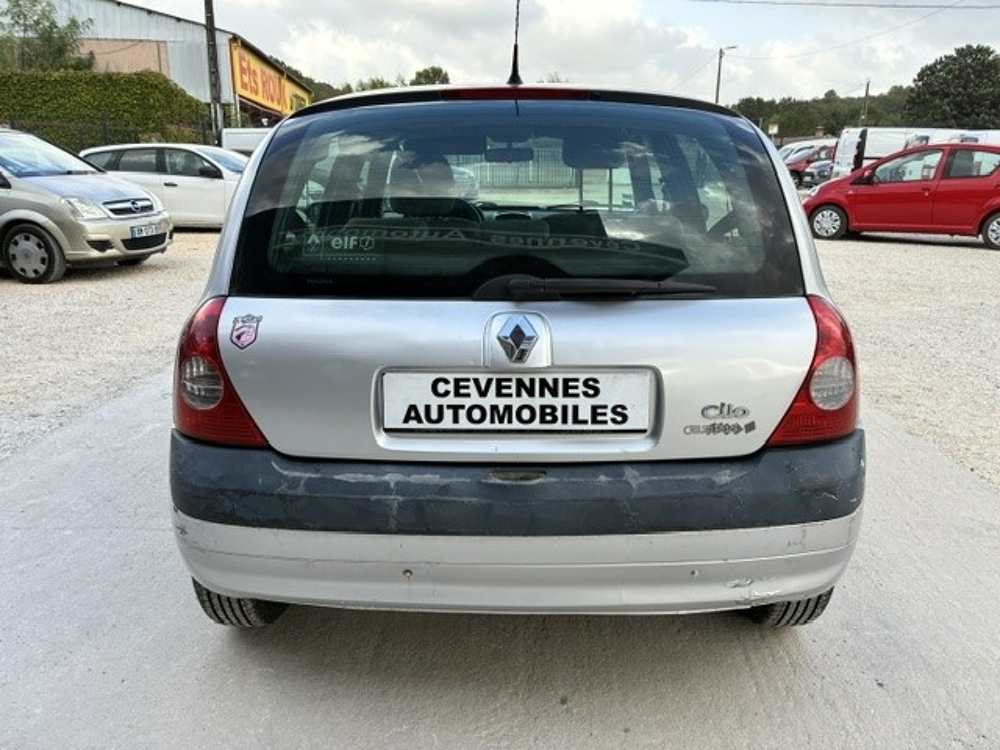 Clio II 1.5 DCI 65CH CAMPUS CLIM DISTRIBUTION NEUVE 2006 occasion 30360 V&eacute;z&eacute;nobres