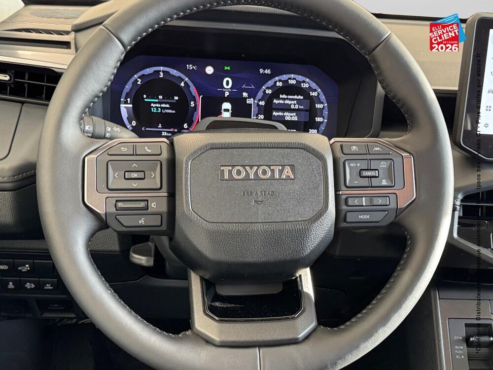 Hilux Hybride 2.8 D-4D 204ch 48V Double Cabine Invicible 4WD 4 pla 2026 occasion 25000 Besan&ccedil;on