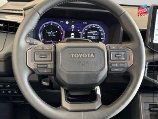 Hilux Hybride 2.8 D-4D 204ch 48V Double Cabine Invicible 4WD 4 pla 2026 occasion 25000 Besan&ccedil;on