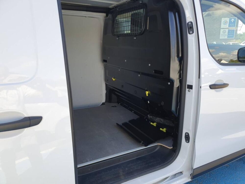 Proace Medium 1.5 D-4D 120 Start MC24 2025 occasion 56400 Brech