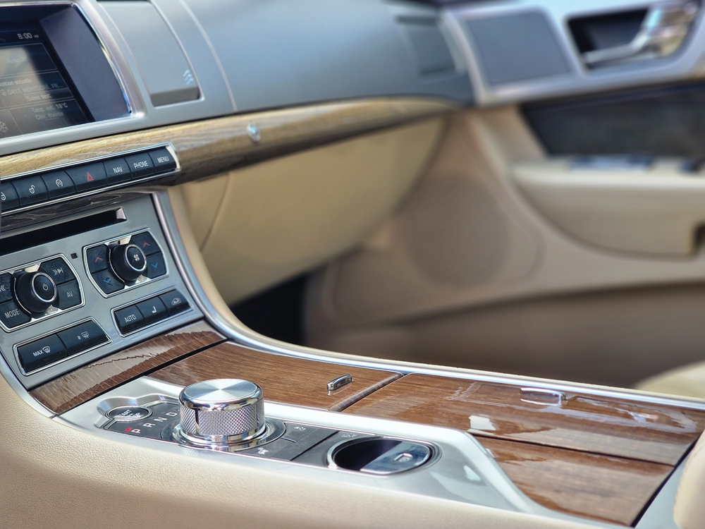 XF 2.2 D 200CH LUXE PREMIUM 2013 occasion 70210 Montdor&eacute;