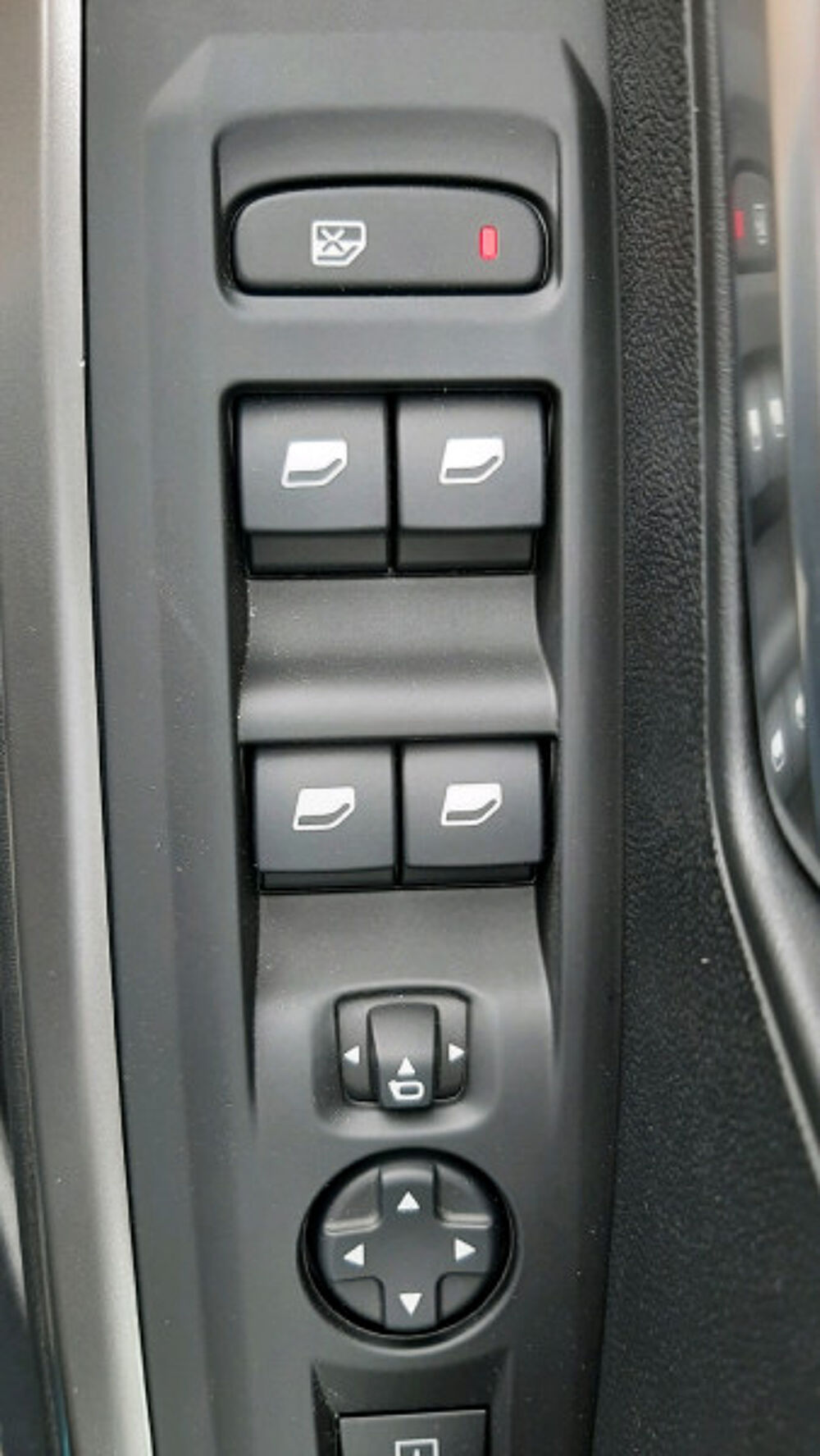 3008 1.2 HYBRID 145CH ALLURE E-DCS6 2025 occasion 08000 Warcq