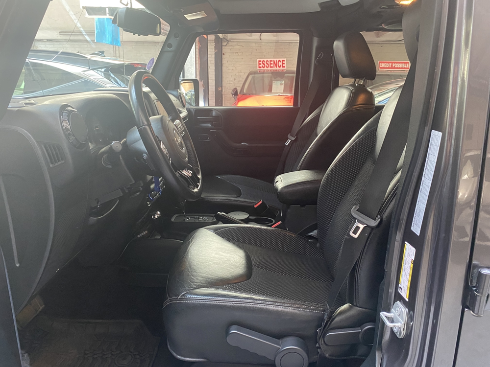 Wrangler 3.6 V6 284CH SAHARA BVA ENTIEREMENT DECOUVRABLE + 4 ROUES HI 2017 occasion 78800 HOUILLES