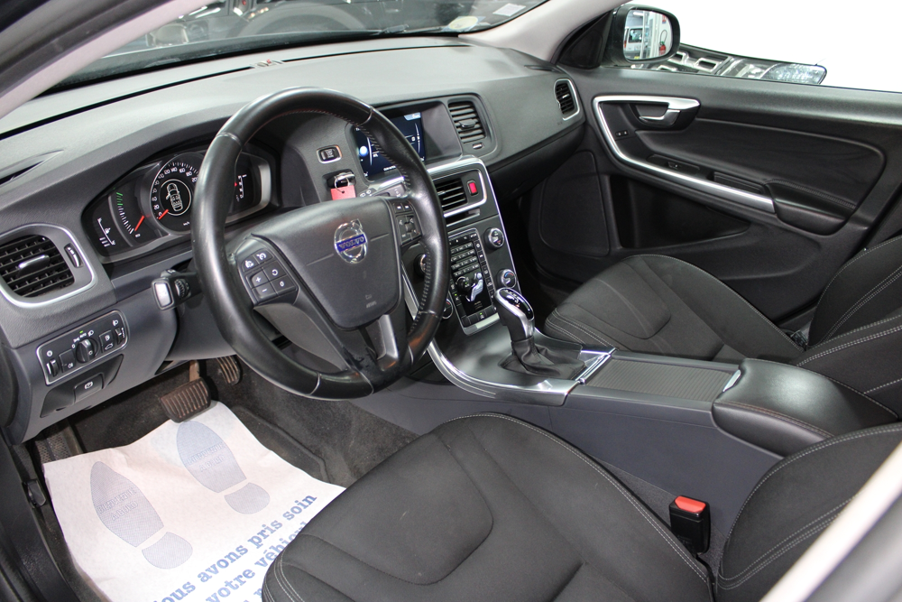 V60 D2 120CH KINETIC BUSINESS GEARTRONIC 2016 occasion 77120 Coulommiers