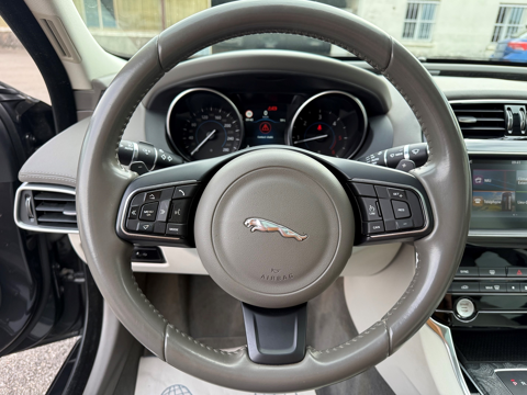 XE 2.0D 163CH E-PERFORMANCE PORTFOLIO BVA8 2017 occasion 70210 Montdor&eacute;