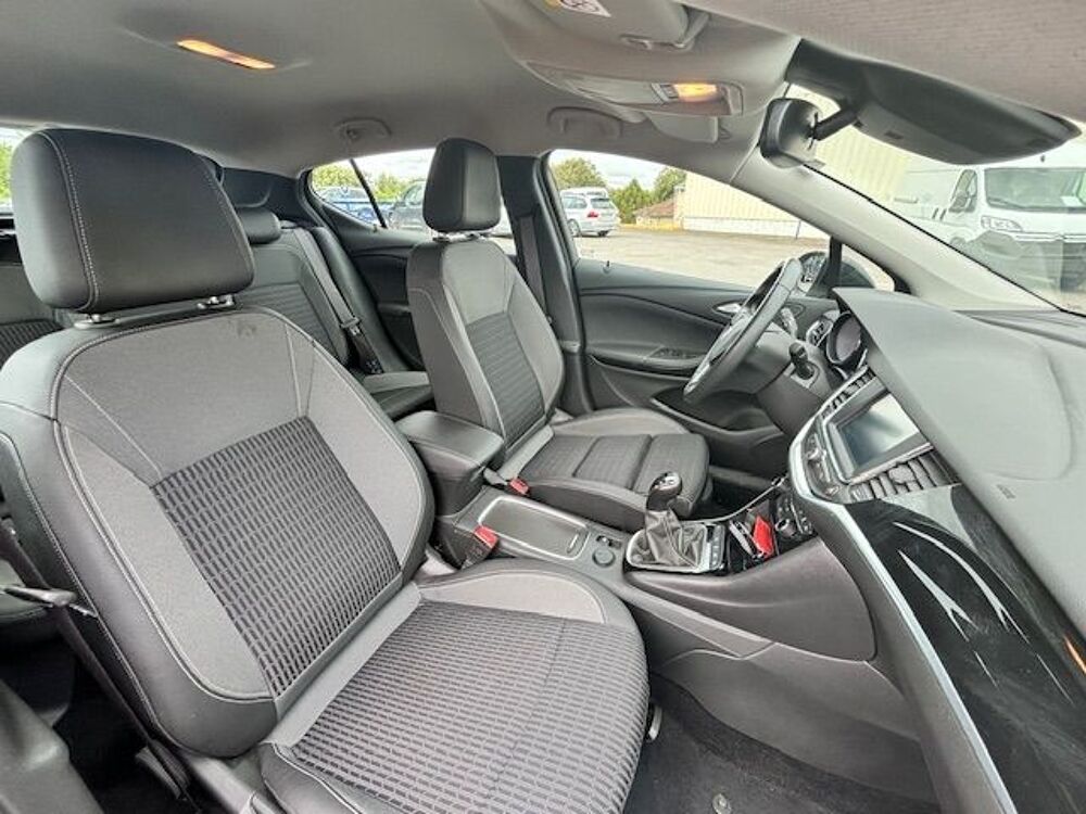 Astra 1.2 TURBO 110CH ELEGANCE BUSINESS 2021 occasion 16400 Puymoyen