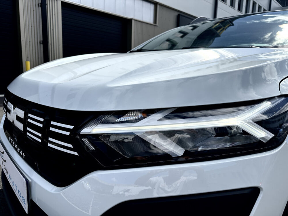 Sandero 1.0 TCE 90CH STEPWAY EXPRESSION CVT / 1&Egrave;RE MAIN / APPLE CARP 2023 occasion 94260 Fresnes