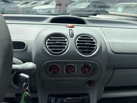 Twingo 1.2 16V 75CH EXPRESSION QUICKSHIFT 2003 occasion 31140 Aucamville