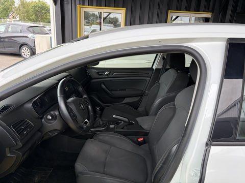 Megane IV 1.5 BLUE DCI 95CH AIR NAV REVERSIBLE 117G 2019 occasion 56530 Qu&eacute;ven