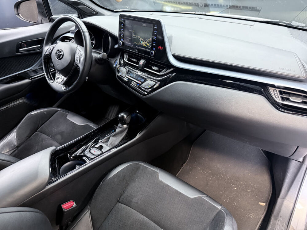 C-HR 122H GRAPHIC 2WD E-CVT MY20 2021 occasion 57185 CLOUANGE