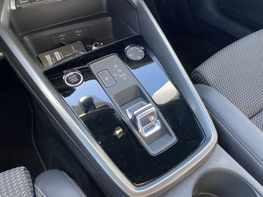 A3 35 TFSI 150CH HYBRIDE S LINE S TRONIC 7 2024 occasion 87270 COUZEIX