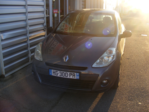 Clio III III 1.2 16V 75CH EXPRESSION 5P 2009 occasion 38150 Salaise-sur-Sanne