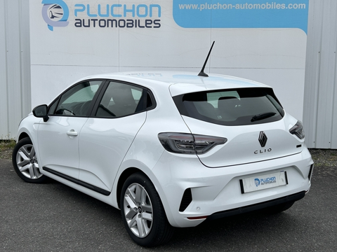Clio V 1.6 E-TECH 145CH FULL HYBRID EVOLUTION - 25B 2025 occasion 44190 Saint-Lumine-de-Clisson