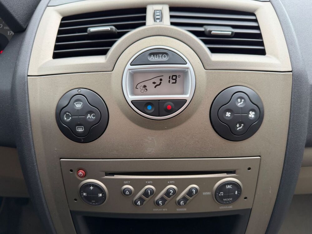 M&eacute;gane II Coup&eacute; 2.0 16V 135CH CONFORT DYNAMIQUE / KM CERTIFIE 2006 occasion 38130 ECHIROLLES