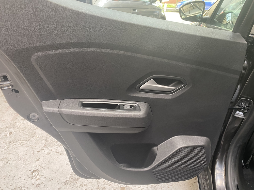Sandero 1.0 TCE 90CH EXPRESSION -24 EXPORT POSSIBLE 12 491,67 &curren; HT - 2024 occasion 78800 HOUILLES
