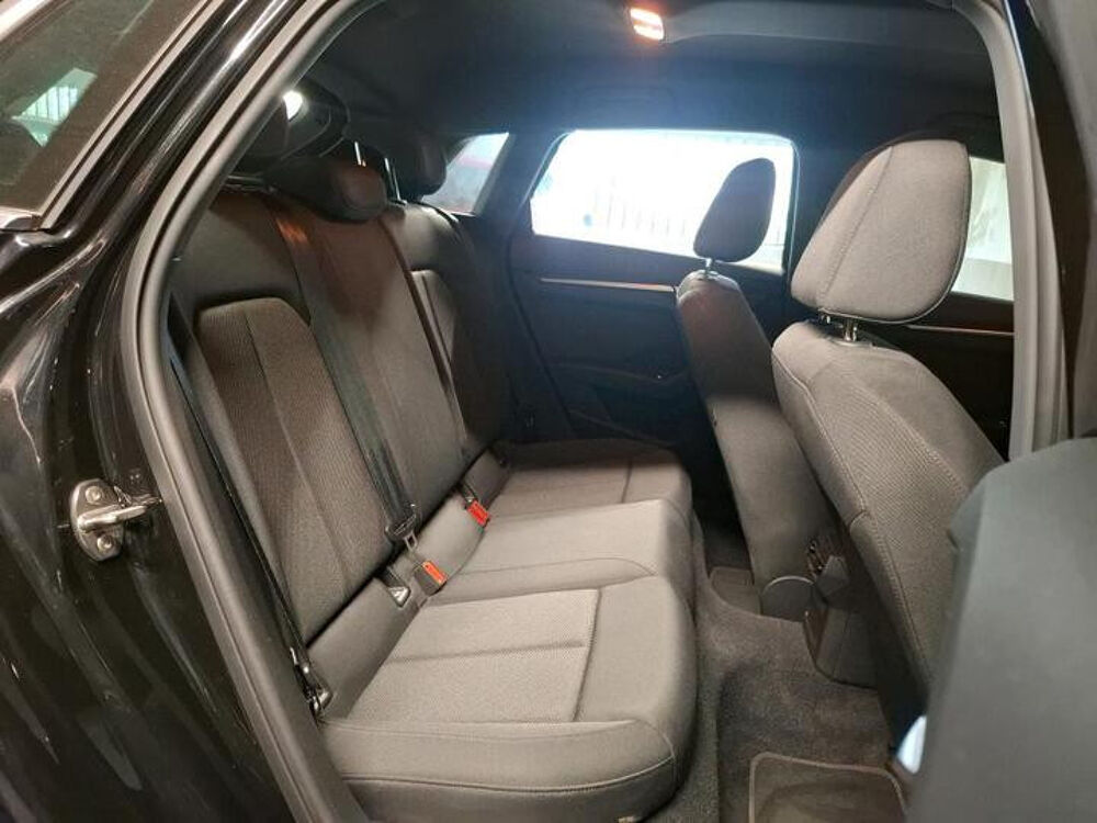 A3 40 TFSI E 204CH BUSINESS LINE S TRONIC 6 2023 occasion 06270 Villeneuve-Loubet