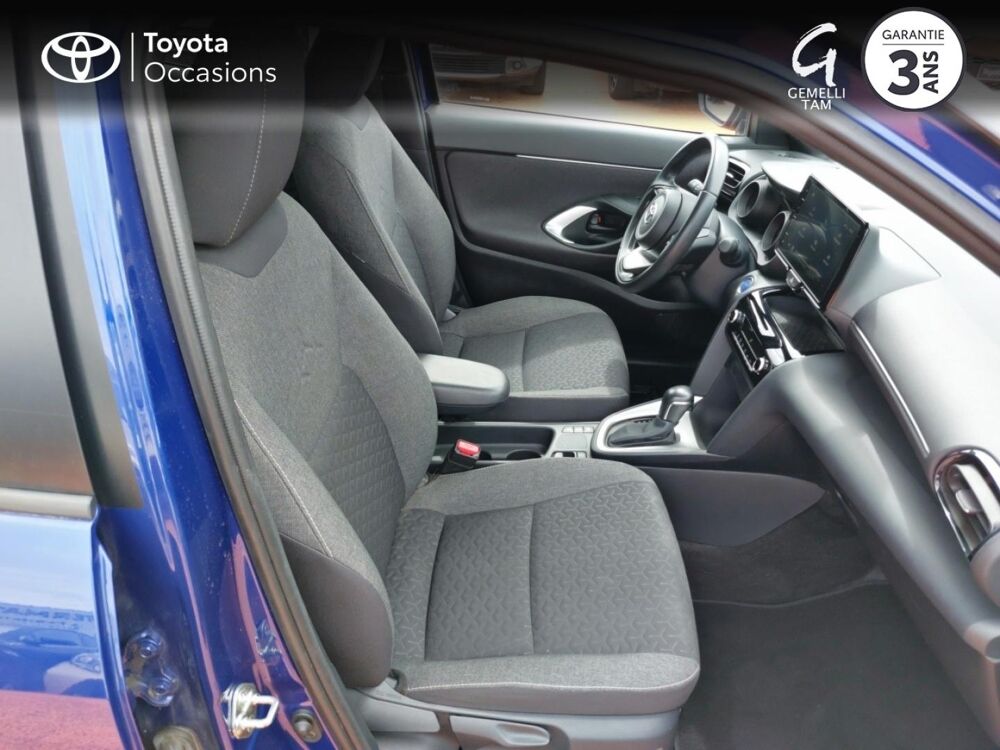 Yaris Cross 116h Design MY22 2023 occasion 26200 Mont&eacute;limar