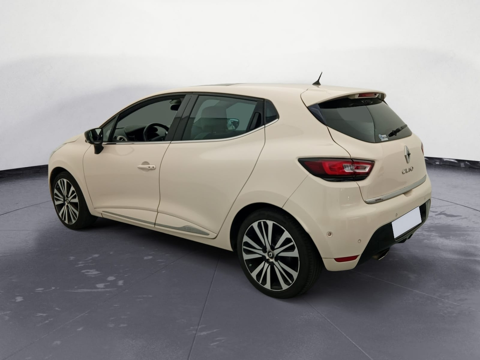 Clio IV 1.2 TCE 120CH ENERGY INITIALE PARIS 5P / 1 ERE MAIN / GARANT 2018 occasion 38340 Voreppe