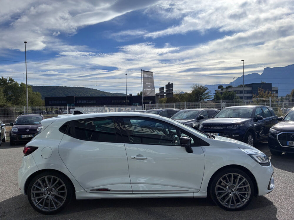 Clio IV 1.6 T 200CH RS EDC 5P 1er MAIN FRAN&Ccedil;AISE 2017 occasion 38130 ECHIROLLES