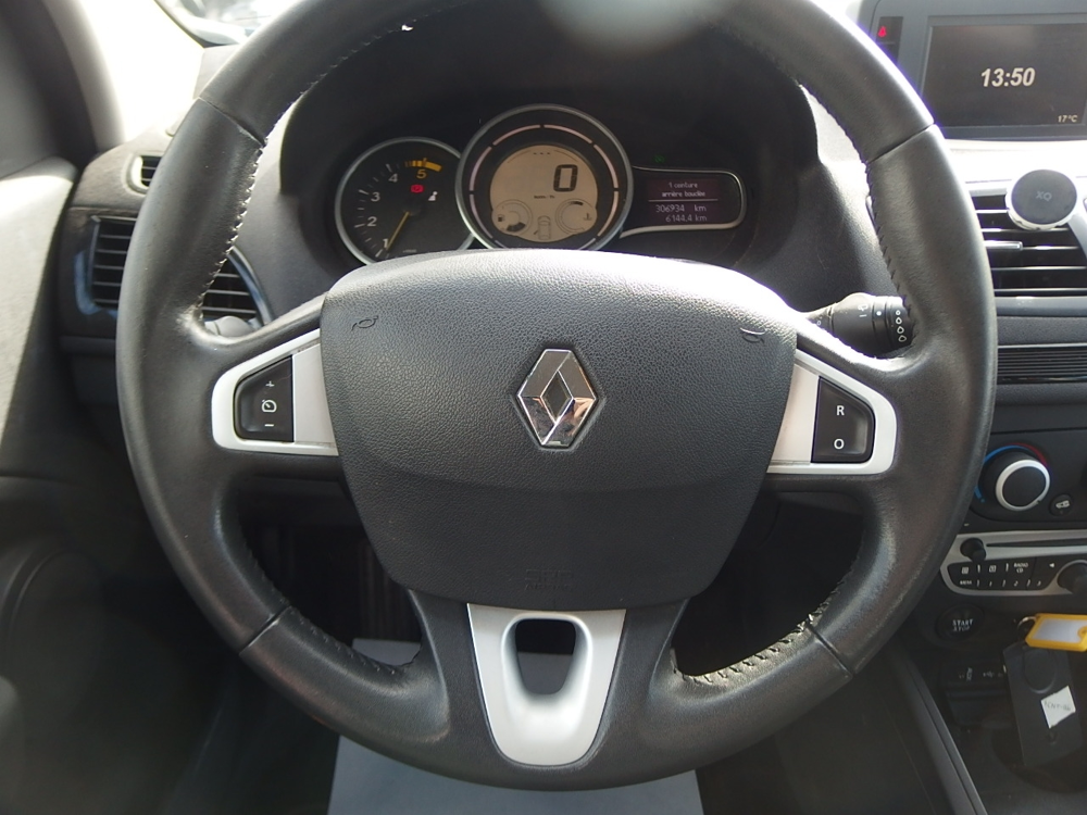 M&eacute;gane III Estate 1.5 DCI 90CH FAP AUTHENTIQUE ECO&sup2; 2012 occasion 10600 Savi&egrave;res