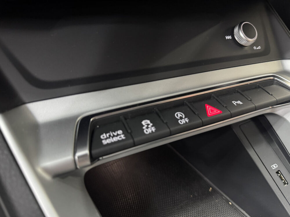Q3 40 TDI 190CH DESIGN QUATTRO S TRONIC 7 2020 occasion 57185 CLOUANGE