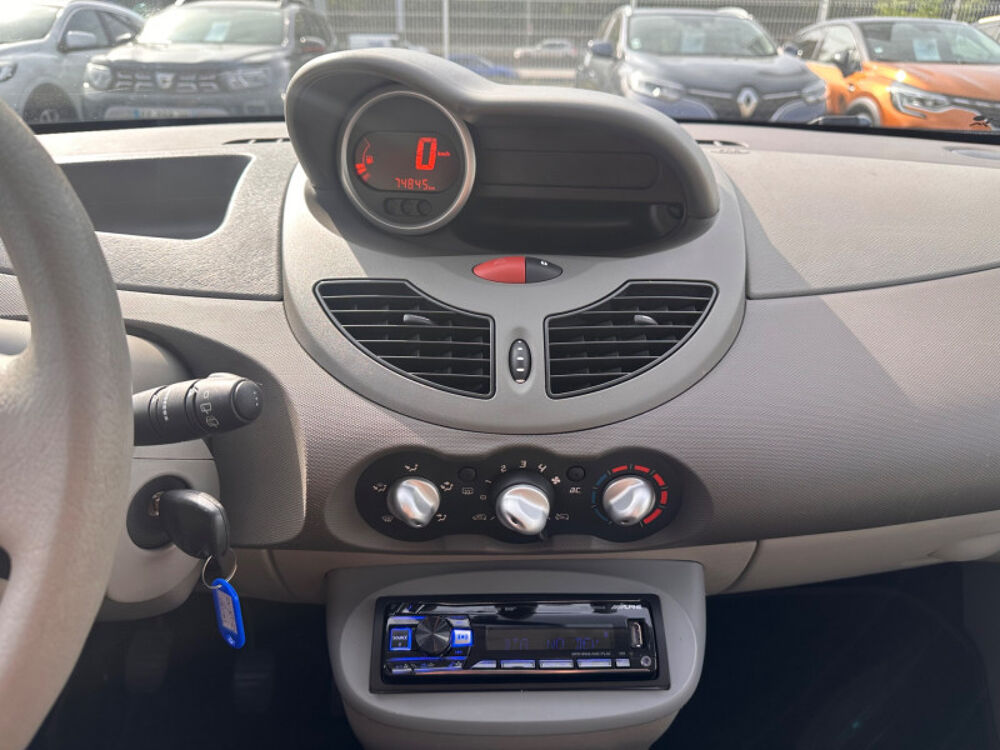 Twingo II 1.5 DCI 75CH DYNAMIQUE ECO&sup2; / DISTRIBUTION NEUVE POUR LA VEN 2013 occasion 38130 ECHIROLLES