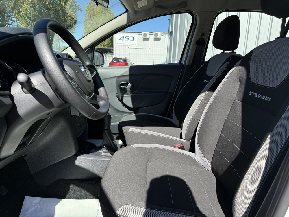 Sandero 1.0 SCE 75CH URBAN STEPWAY / GARANTIE 1 AN / 1 ERE MAIN / 2021 occasion 38340 Voreppe