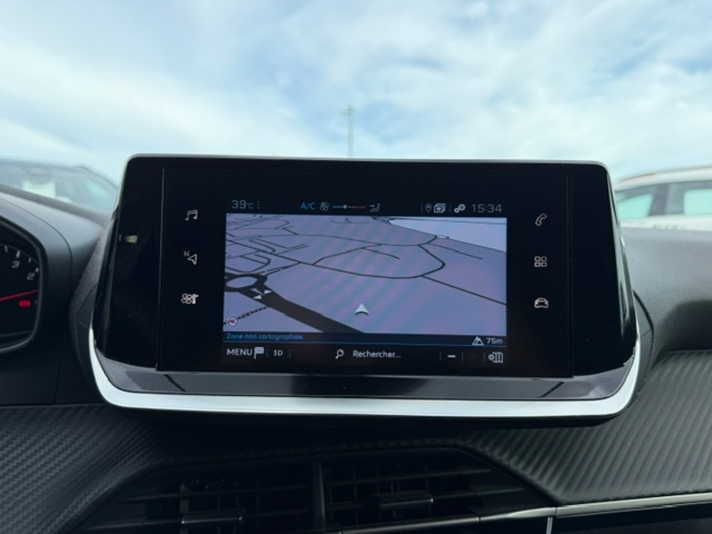208 1.2 PURETECH 100CH S&S STYLE EAT8 + GPS 2023 occasion 16400 Puymoyen