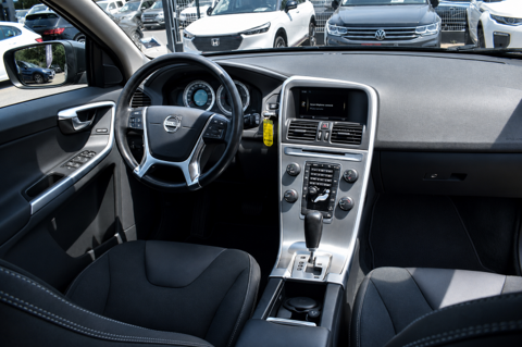 XC60 D3 AWD 163CH MOMENTUM GEARTRONIC 2011 occasion 34740 Vendargues
