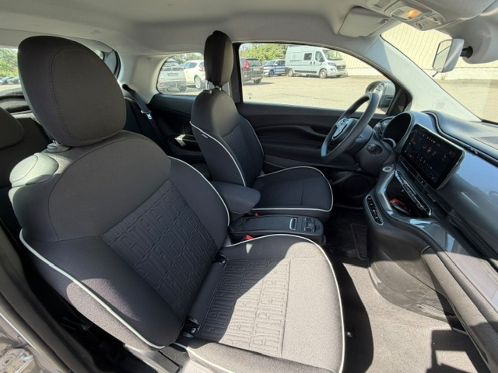 500 E 118CH PACK CONFORT 42KWH 2023 occasion 16400 Puymoyen