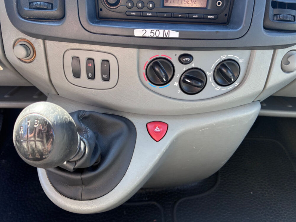 Trafic L1H2 1200 2.0 DCI 90CH CONFORT / PREMIERE MAIN 2011 occasion 38130 ECHIROLLES