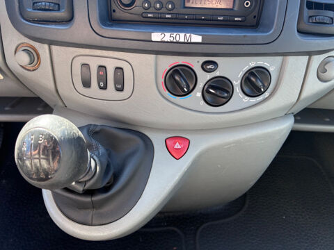 Trafic L1H2 1200 2.0 DCI 90CH CONFORT / PREMIERE MAIN 2011 occasion 38130 ECHIROLLES