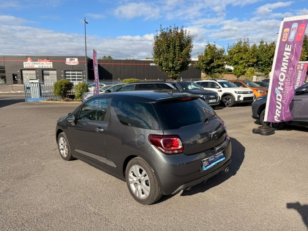 DS3 PURETECH 82CH SO CHIC DISTRIBUTION NEUVE 2015 occasion 16400 Puymoyen