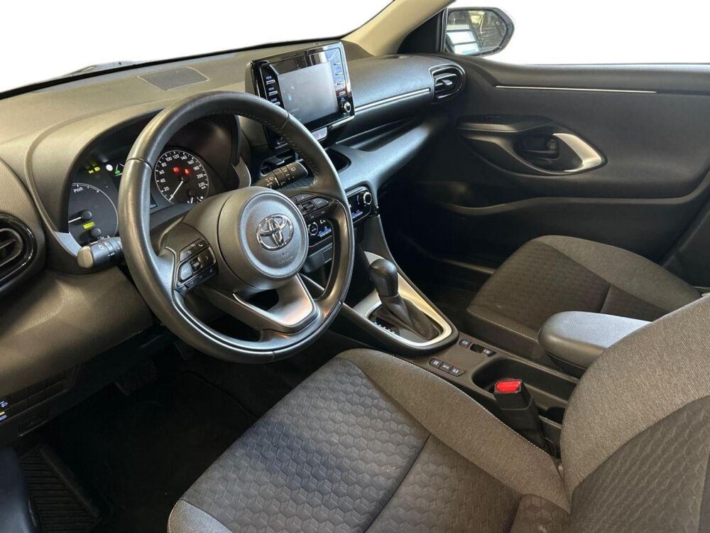 Yaris 116h Dynamic 5p MY22 2023 occasion 13290 Les Milles