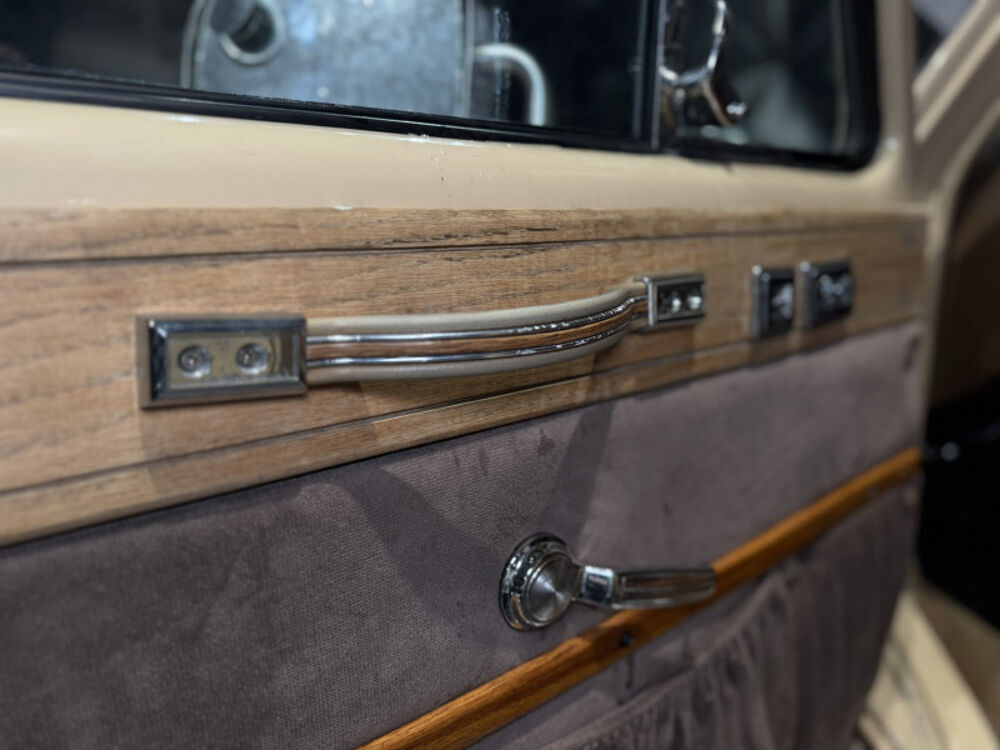  1983 occasion 63170 Aubi&egrave;re