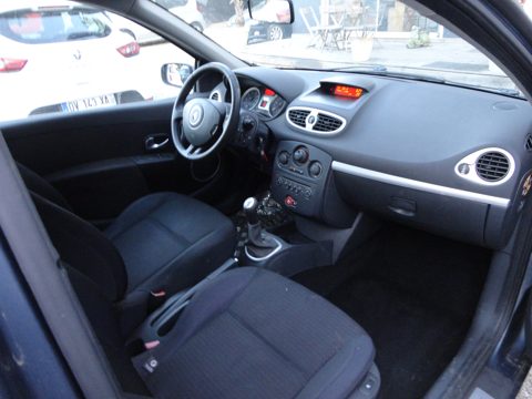 Clio III 1.616V 88CH CONFORT PACK CLIM EXPRESSION 3P 2006 occasion 82000 Montauban