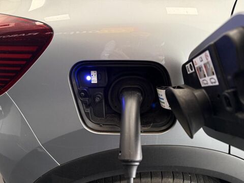 Captur 1.6 E-Tech hybride rechargeable 160ch Intens -21 2022 occasion 78860 ST NOM LA BRETECHE
