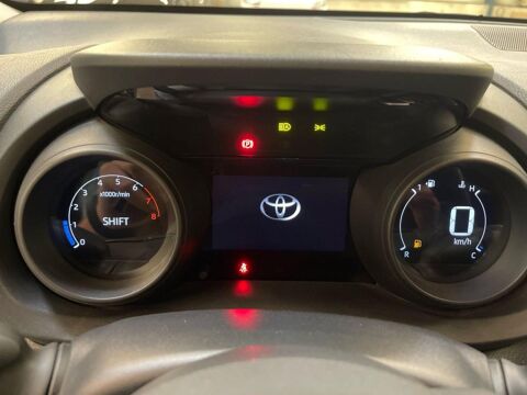 Yaris 70 VVT-i Design 5p MY22 2021 occasion 13400 Aubagne