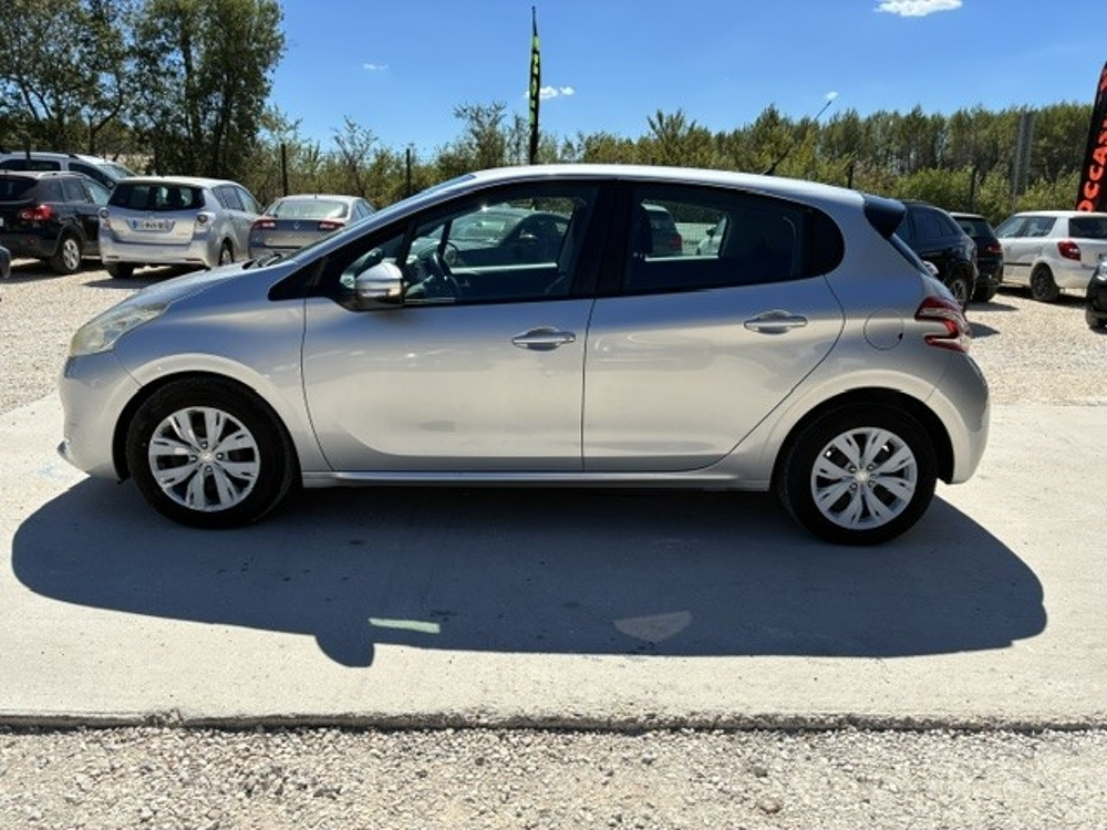 208 1.6 E-HDI ACTIVE 92CH 5 PORTES DISTRIBUTION NEUVE 2014 occasion 30360 V&eacute;z&eacute;nobres