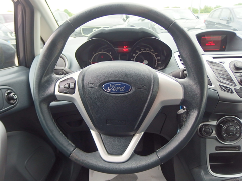 Fiesta 1.4 TDCI 70CH FAP AMBIENTE 5P 2011 occasion 10600 Savi&egrave;res