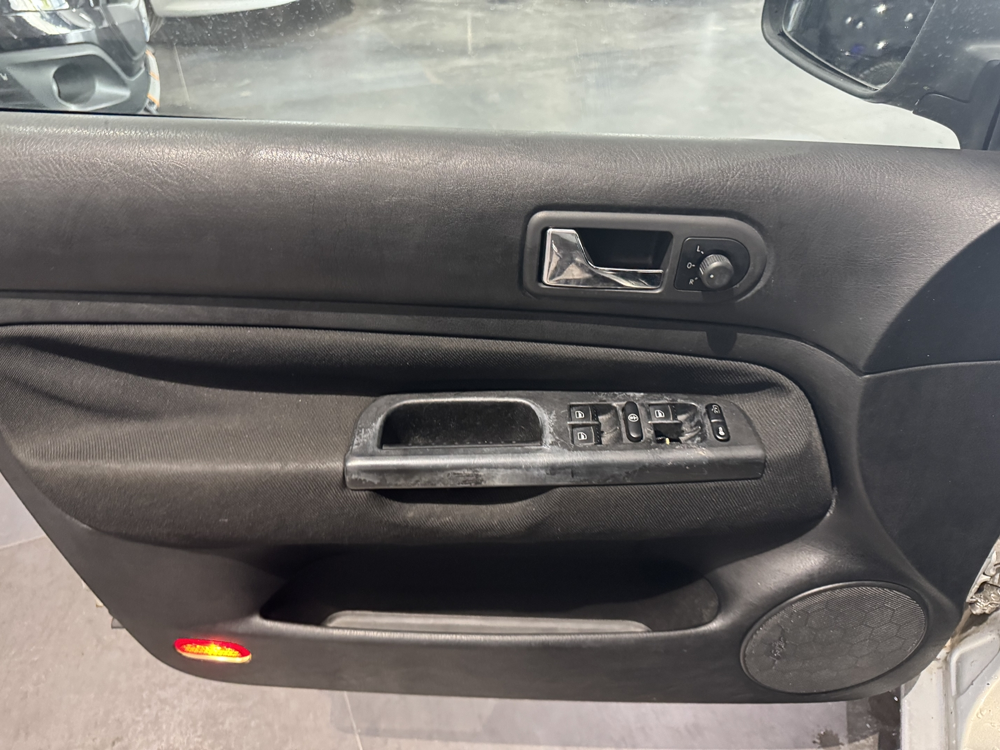 Golf 2.3 V5 150CH BVA 5P PLB AUTO 2000 occasion 12000 RODEZ