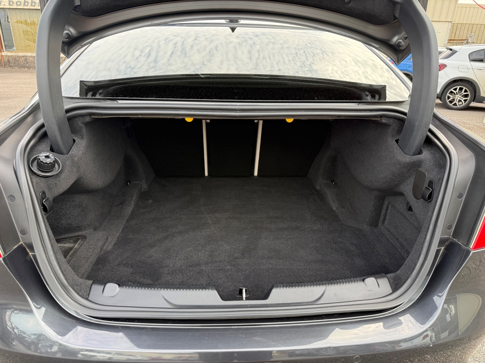 XE 2.0D 163CH E-PERFORMANCE PORTFOLIO BVA8 2017 occasion 70210 Montdor&eacute;