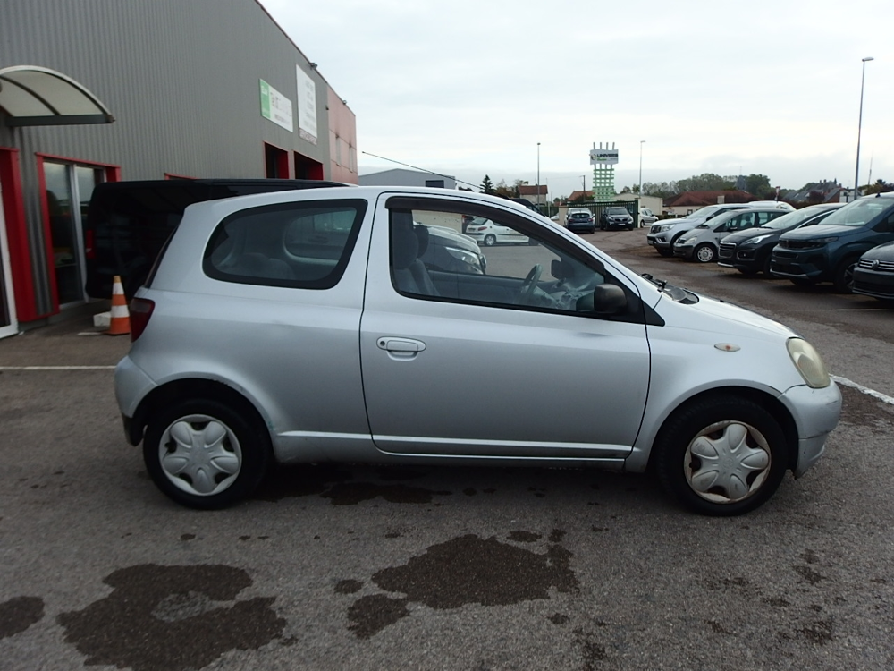 Yaris 75 D-4D LUNA 3P 2003 occasion 10600 Savi&egrave;res